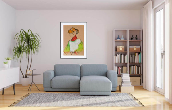 Donna che legge - Dipinto esposto sopra divano beige in soggiorno moderno.