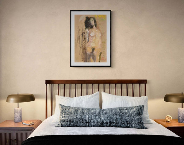 Essenza femminile - Opera che ritrae una donna nuda su una sedia, evidenziando la sua postura elegante e l'atmosfera intima.