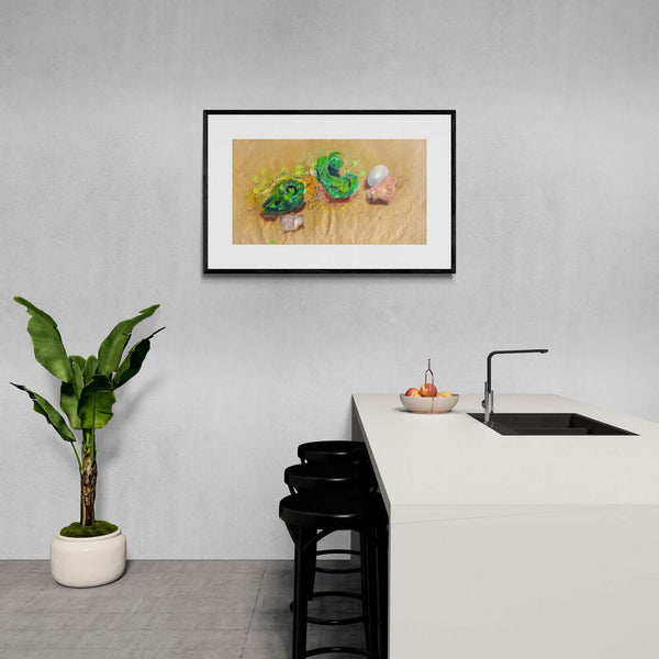 Il bianco dell'uovo - Natura morta peperoni, uva e uovo, tonalità delicate, studio della forma e delle sfumature chiare.