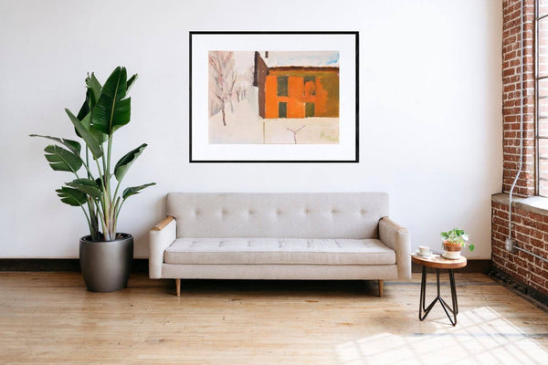 Il muro rosso sulla neve - Opera d'arte ambientata in salotto con arredamento contemporaneo.