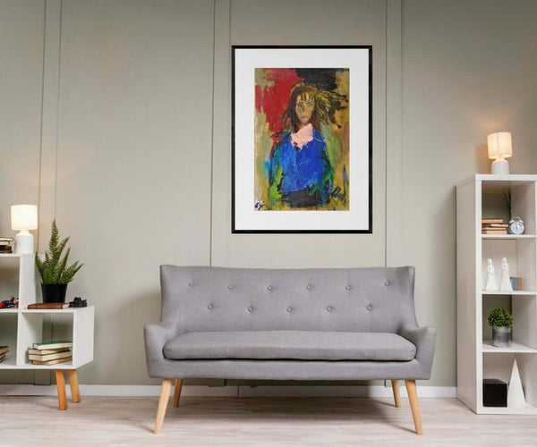 Il rosa della sciarpa - Dipinto esposto sopra divano beige in soggiorno moderno