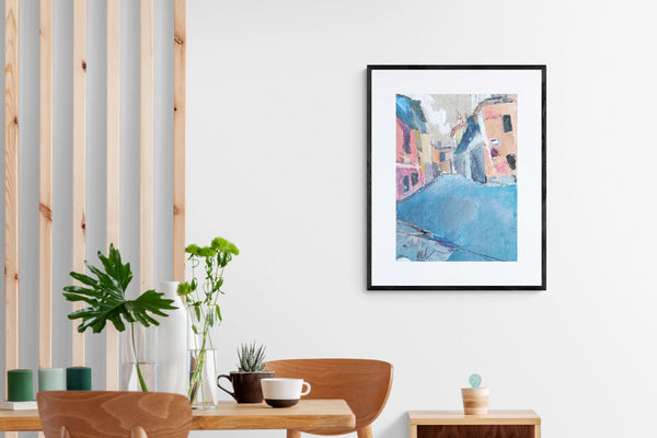 Infinità del vicolo - Un quadro che ritrae una via di un paesino, con edifici storici e un'atmosfera tranquilla.