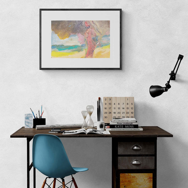 L'orizzonte sul mare - Immagine di una donna sulla spiaggia, con il mare blu e il cielo chiaro davanti a lei.