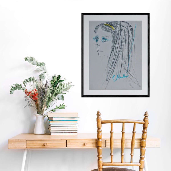 La fascetta gialla - Rappresentazione di una donna con capelli lunghi e una fascia gialla.