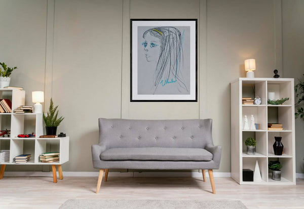 La fascetta gialla - Opera d'arte ambientata in salotto con arredamento contemporaneo.