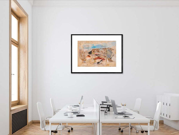 Per rivisitare il passato - Opera d'arte che rappresenta una casa tra le foglie, un collage che unisce trama e colore per suscitare emozioni.