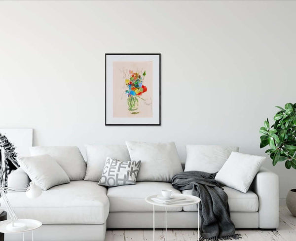 Un abbraccio di fiori - Illustrazione di un vaso con fiori, mostrando un mix di colori e forme floreali.