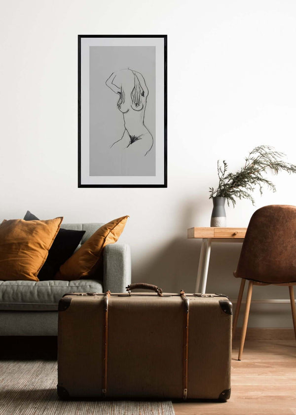 Verso l'alto - Disegno di una donna nuda su sfondo bianco, evidenziando la figura e le linee del corpo.