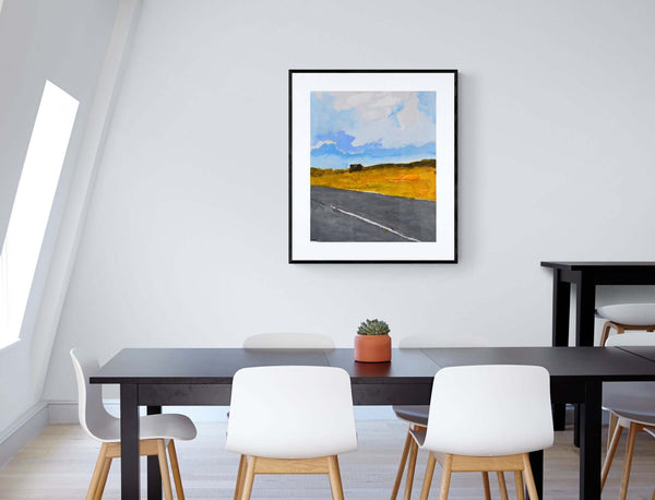 Cielo d'estate - Immagine pittorica di una strada con una casa e un cielo estivo luminoso, esposto nell'ambiente lavorativo.