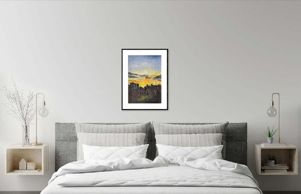 I colori della sera - Un dipinto che cattura un tramonto urbano, con silhouette di edifici contro un cielo colorato, sopra un letto