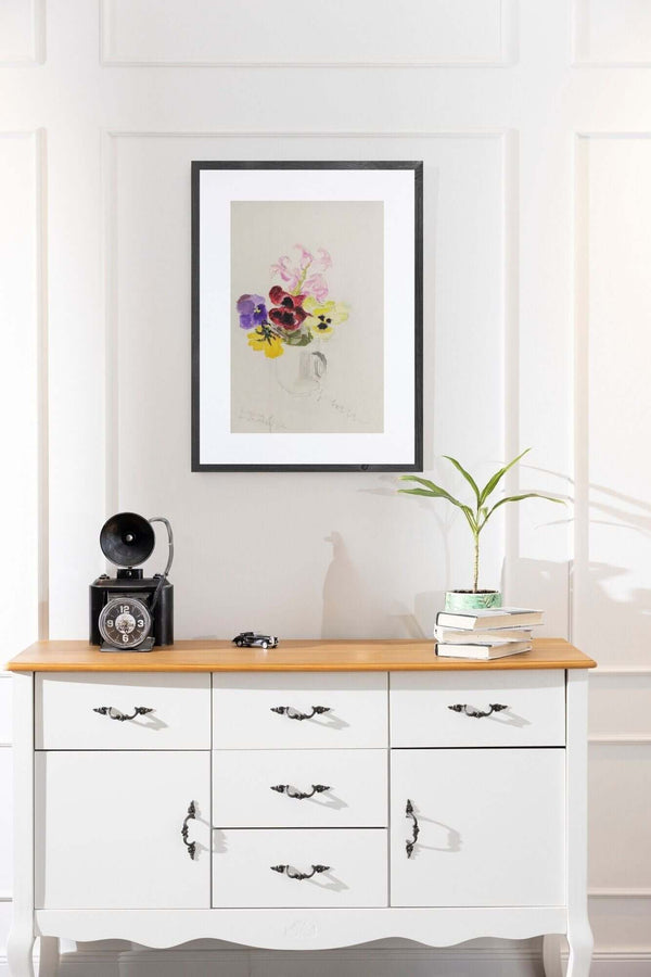 Il colore delle viole - Vista del quadro in contesto abitativo per idee di decorazione.