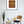 Le giunchiglie gialle - Un quadro di fiori vivaci su un fondo di legno rustico.