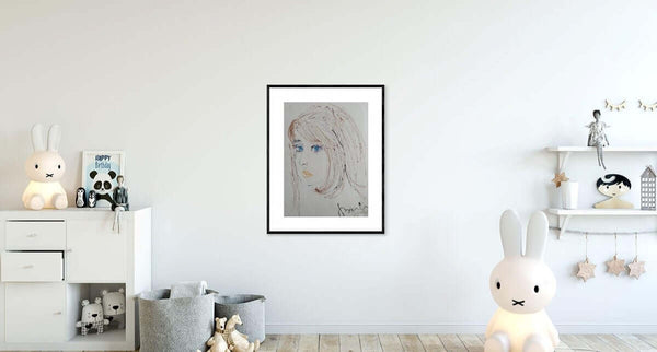 Occhi turchini -  Disegno di una ragazza dai capelli scuri e occhi azzurri, con un'espressione contemplativa.