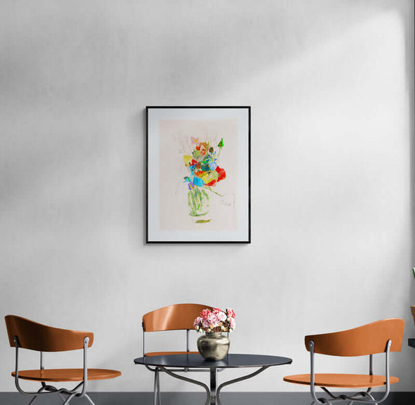 Un abbraccio di fiori - Illustrazione di un vaso ornato di fiori, con dettagli vivaci e un design elegante.