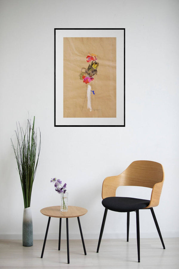 Vaso tutto bianco - Un'opera d'arte che rappresenta un vaso bianco decorato con fiori vivaci.
